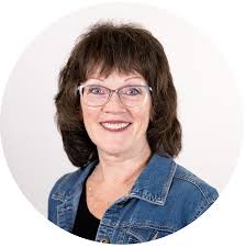 Kim Laforge's Instagram, Twitter & Facebook