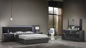 Simple bedroom decorating ideas together with light grey wall. Light Grey Wood Bedroom Set Bedroom Set Up