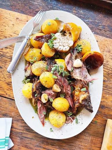 Slow Cooked Lamb with White Wine and Potatoes