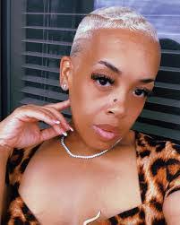 Violet Pearl's Instagram, Twitter & Facebook