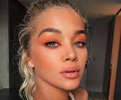 What S Causes Baby Hairs On Your Hairline Elle Australia
