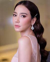 ประวัติอั้ม พัชราภา ไชยเชื้อ ซุปเปอร์สตาร์แถวหน้าเมืองไทย เกิดเมื่อวันที่ 5 ธันวาคม พ.ศ.2521 ที่โรงพยาบาลเพชรเวช เป็นลูกสาวคนเดียวของคุณวรวุฒิ. à¸­ à¸¡ à¸ž à¸Šà¸£à¸²à¸ à¸² à¸ à¸š 2 à¸¥ à¸„à¹€à¸ž à¸­à¸™à¹€à¸ˆ à¸²à¸ªà¸²à¸§ à¹€à¸£ à¸¢à¸šà¸‡ à¸²à¸¢ à¹à¸• à¸ªà¸§à¸¢à¸¥à¸°à¸¡ à¸™à¸¡à¸²à¸