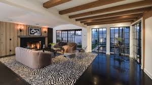 Während einer party im haus von james franco werden seth rogen, jay baruchel und eine menge anderer berühmtheiten von der vermeintlichen apokalypse heimgesucht. Photos James Franco S Former Los Angeles Home For Sale For Millions