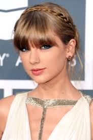 See taylor swift's beauty and hair looks through the years. Taylor Swift Hairstyles Taylor Swift S Curly Straight Short Long Hair