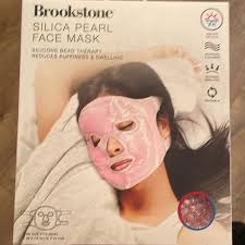 Brook stone silica pearl face mask