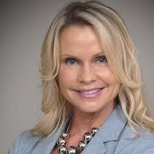 Sandra Putz's Instagram, Twitter & Facebook