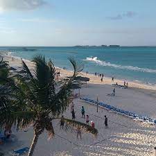 Quarto Com Vista E Que Vista Valeu Pela Recepcao Breezesbahamas Voucontigolifestyle Nassau Bahamas Guiadomergulho Breeze Outdoor Beach Water