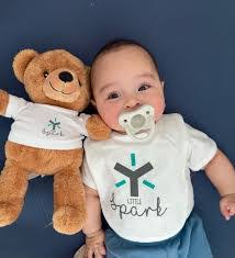 Laura Hammons's Instagram, Twitter & Facebook