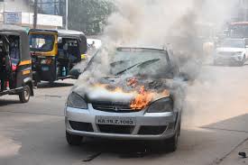 Jaydev dipakbhai unadkat (18 ekim 1991 doğumlu), hindistan milli takımı için oynayan hintli bir kriket oyuncusu. Moving Car Catches Fire On Busy Pvs Circle In Mangaluru