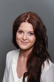 Die neuen Azubis sind da ;- ) Sandra Behnke (lernt Kauffrau für  Versicherungen & Finanzen mit Schwerpunkt Versicherungen) und Julia  Rummeleit (lernt Büromanagement). Beides sind total goldige Mädels die sich  größte Mühe