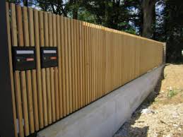 Www Metallerie Gilbert Fr Images 1280x960 94 Nantes Cloture Acier Avec Tasseau En Meleze Jpg Cloture Bois Palissade Bois Cloture Maison