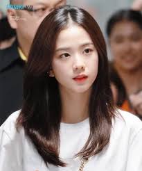 Tóc dày nên để kiểu gì? 30 kiểu tóc phù hợp nhất cho nàng tóc dày