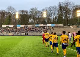 Depuis les années 1920, son stade est situé sur le territoire de la commune voisine de forest, et est porteur du matricule 10. Royale Union Saint Gilloise On Twitter 1 0 0 On Y Va Pour Ce Usgwbe Un Retweet Pour Encourager Nos Unionistes