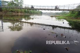 Hai travellers kali ini kami akan travelling ke waduk/bendungan saguling. Ikan Budi Daya Kja Di Tiga Waduk Jabar Tak Layak Konsumsi Republika Online