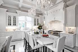 How To Design A Traditional Kitchen With White Kitchen Cabinets Traditional Kitchen Cabinets Kitchen Inspirations Traditional Kitchen