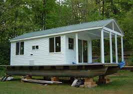 Extremely Simple Pontoon House Boat Floating House House Boat Houseboat Living