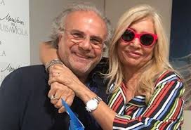 Di lui sappiamo poco, se non che ha un figlio, carlo, come annunciò mamma mara. Mara Venier E Jerry Cala Dopo Anni La Verita Perche Si Sono Lasciati