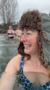 Tara Neal's Instagram, Twitter & Facebook