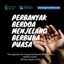 Doa diatas adalah doa yang umum kita lafadzkan dalam mengawali untuk berbuka puasa, doa ini bukan diambil dari hadits nabi melainkan sebuah rasulullah saw telah bersabda, sesungguhnya, bagi orang yang berpuasa itu punya doa yang tidak tertolak saat ia berbuka. Sedekah Di Sini Aja On Twitter Perbanyak Doa Menjelang Berbuka Puasa Sesungguhnya Doa Orang Yang Berpuasa Ketika Berbuka Tidaklah Tertolak Hr Ibnu Majah 1753 Sahabat Selamat Menanti Berbuka Puasa Dan Jangan Lupa