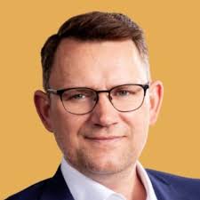 Björn Eberspächer auf LinkedIn: Okay, ich mach mir jetzt mal ein paar  Freunde … Wenn du deinen Vertrieb…