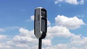 Par ailleurs, il est illégal au québec d'utiliser un produit visant à masquer les plaques en somme, il n'y pas de moyen miraculeux pour vous éviter les contraventions des radars photo. Est Ce Que Le Flash Emis Par Le Radar Est Visible Et Se Voit