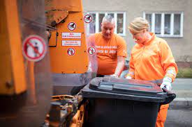 Aber damit ist die plagiatsaffäre nicht vorbei. Familien Senioren Frauen Jugendministerium Auf Twitter Aufraumen Mit Den Rollenklischees Zum Frauentag Traf Sich Franziska Giffey Heute Mit Mullwerkerinnen Aus Ganz Deutschland Und Packte Schliesslich Auch Selbst Mit An Rollenbilder
