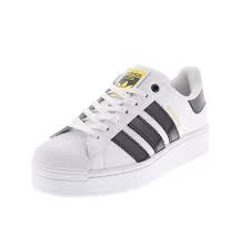 Today, athletes, artists and everyday stars continue to make the shoe their own. Adidas Originals Superstar Bold W Con Platform Weiss Sneakers Sportlich Damen Fv3336