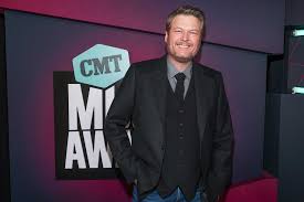 Blake Shelton's Beautiful Sister Endy Looks Like His Twin