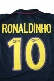 Barcelona fussball trikots 2017/18 kaufen,barcelona heimtrikot/auswärtstrikot/auswärtstrikot,wm 2018 fußballtrikots. Nike Fc Barcelona Trikot 10 Ronaldinho 2003 04 Heim Ohne Sponsor Herren S M L Xl Xxl Gunstig Online Kaufen Bestellen Shop Spieler Trikot De Marktplatz Retro Vintage Fussball Trikots Von Superstars