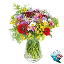 Su lafiorista.it puoi acquistare un mazzo di fiori per compleanno e in pochissimi gesti fare un regalo che resterà nei ricordi di chi lo riceve. Bouquet Di Fiori Di Campo E Margherite