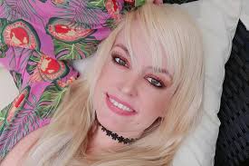 Kelly Waite's Instagram, Twitter & Facebook