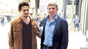 2011 yılında ikinci eşi doğa tekin ile evlendi. Emir Tarik Tekin Kimdir