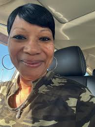 Good BLESSED morning!! ALWAYS REMEMBER to do WHAT YOU DO FOR GODS GLORY and  NOT for PEOPLE APPROVAL!! I love all y'all❤️❤️❤️