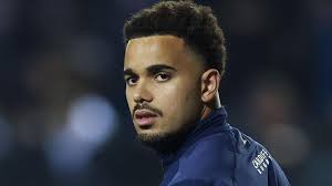 Ben Thomas: Wales centre signs new Cardiff contract