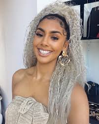 Kyrie irving and his girlfriend, golden, an instagram model, were seen walking around nyc this past weekend. Kyrie Irving S New Girlfriend Golden Used To Date His Former Teammate Sports Gossip