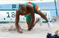 É um atleta de alto nível internacional que, atualmente. Atleta Portugues Nelson Evora E Campeao Europeu Do Triplo Salto Portugal Digital