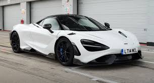 Oh Yes The 2021 Mclaren 765lt Is Something Very Special Indeed Carscoops Mclaren Sports Car Mclaren Super Luxury Cars