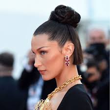 Maybe you would like to learn more about one of these? Bella Hadid Verliebt In Cannes Wen Hat Sie Zum Kussen Gern Gala De