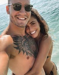 Model og influencer philine roepstorff, der er kæreste med fodboldspiller nicklas bendtner, lægger ikke skjul på, at hun er utilfreds med forbrugerombudsmanden. Nicklas Bendtner To Star In His Own Reality Tv Show The Controversial Danish Striker Nicklas Bendtner Marca English