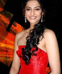 Sonam Kapoor Measurements Height Weight Bra Size Age 32c, date de naissance, couleur des cheveux, couleur des yeux, nationalité.