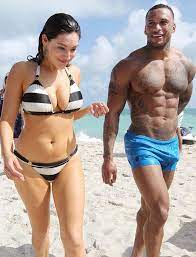 Kelly brook has announced that she and gladiator david mcintosh have split. Kelly Brook And David Mcintosh Split Model Announces Engagement Is Off Celebrity News Showbiz Tv Express Co Uk