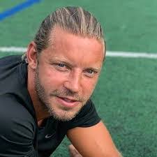 Alan Smith's Instagram, Twitter & Facebook