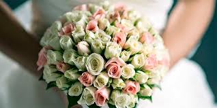 Nos gusta pasar el rato con los amigos, a mi con una copita de ribera y a silvia con una cervecita, Fotografos Bodas Madrid Baratos Y Profesionales