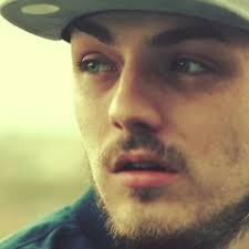 Stream Yates x Mowgli