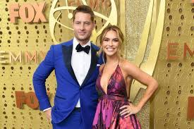 The other members of selling sunset quickly commented on the post showing their love and support. Justin Hartley Chrishell Stause Nach Ehe Aus Sie Ist Seine Neue Gala De
