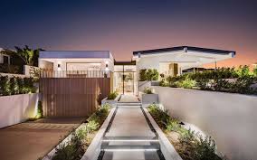 Fresh Twist On A Classic Mid Century Modern House In Corona Del Mar Here are some modern trends home exterior designs ideas with model pictures. classic mid century modern house