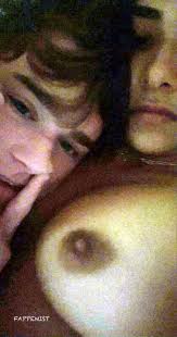 Sienna Mae Gomez - Latest posts and media in Sienna Mae Gomez - Fappenist