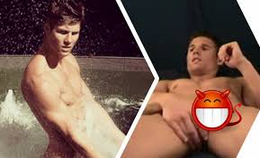 Kevin Baker desnudo en video - Zona Gay