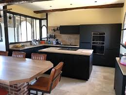 Venez aussi découvrir nos meubles tv, commodes et autres meubles de compléments. Pose De Cuisine Avec Meubles Design Sans Poignee Yvetot Premier Plan