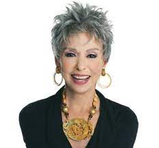 Le donne mature solitamente preferiscono i capelli corti, o medi, ai lunghi. Tagli Capelli Corti Per Donne Mature